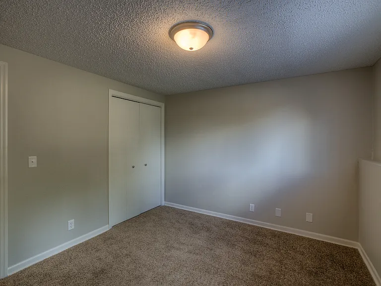3307 S 133rd St — Photo 7