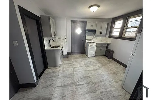 153 Garside St Photo 1