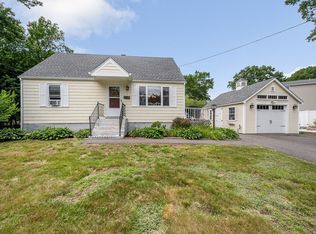 11 Cedar Cir, Methuen, MA 01844
