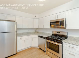 1318 W Lunt Ave #201, Chicago, IL 60626