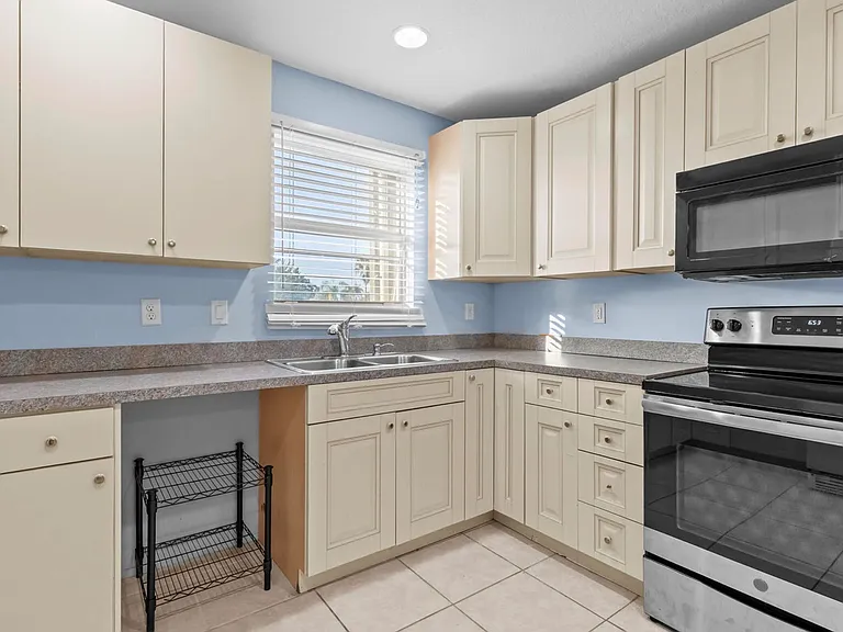 141 NE Naranja Ave — Photo 13