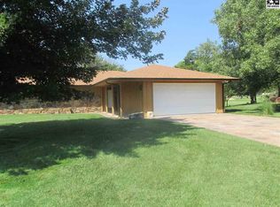 10241 Paganica Plaza Dr, Hutchinson, KS 67502