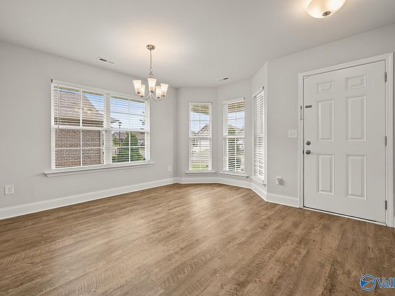 5th image of 127 Ardsley Dr