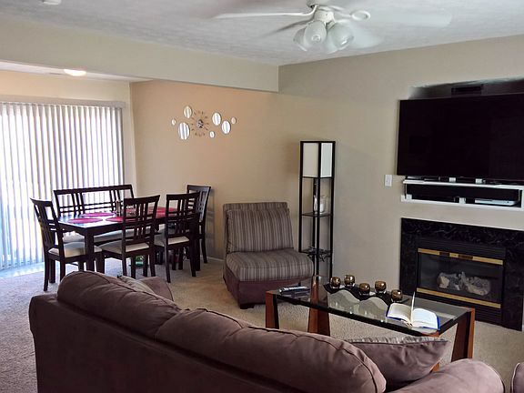 Living Room / Dining Room