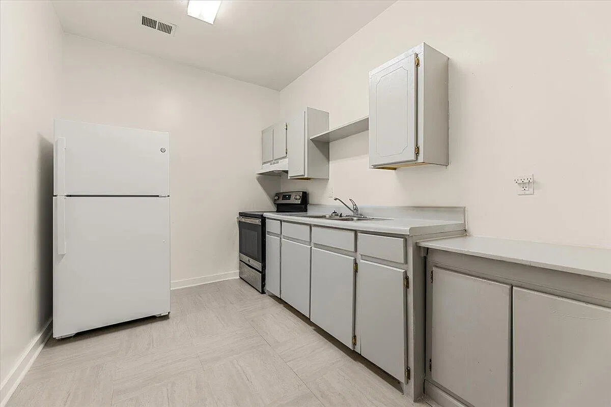 3 bed, 1.0 bath, 1000 sqft, $1,695 — Photo 4