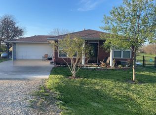 206 Holt Circle Dr, Hoyt, KS 66440