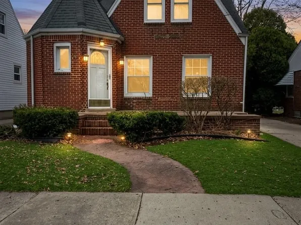 1646 21st St, Wyandotte, MI 48192