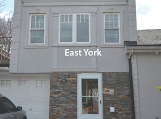 89 Squires Ave #B, Toronto, ON M4B2R8