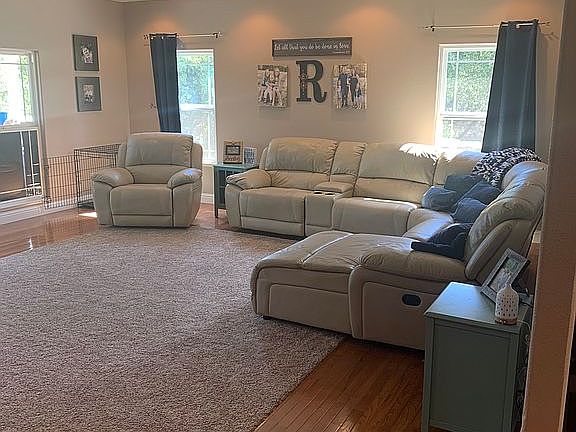 4th image of 3367 Maravilla Dr