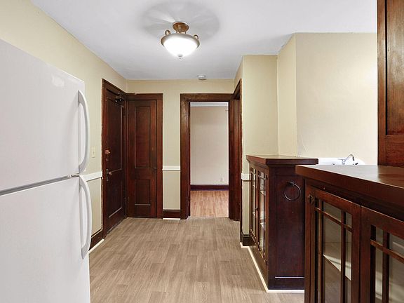 4th image of 1598 Charles Ave #16