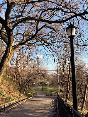 Sold by Momentum Real Estate LLC | media 44