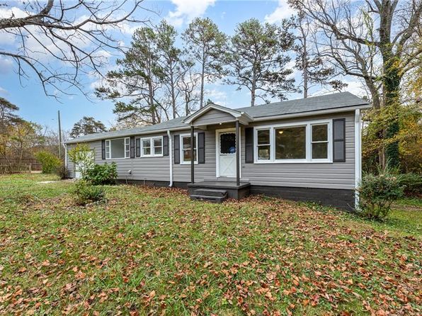 108 Pebble Trl, Dobson, NC 27017