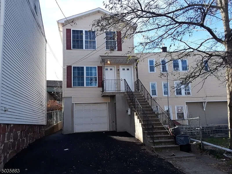 186 Mill St photo 1