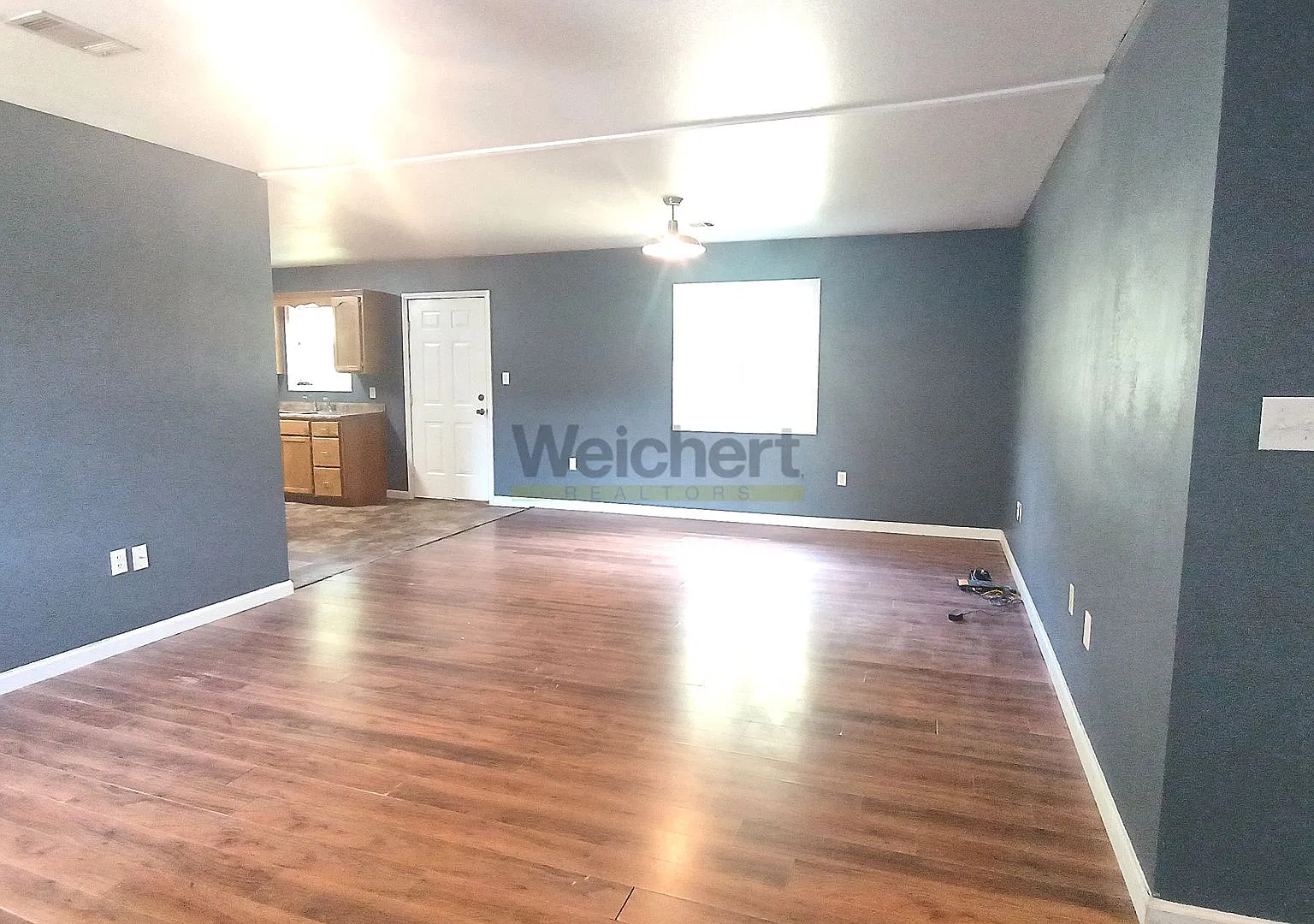 3 bedroom, 2 bath on a dead-end street — Photo 3