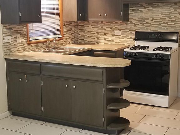 2nd image of 8006 S Calumet Ave #2