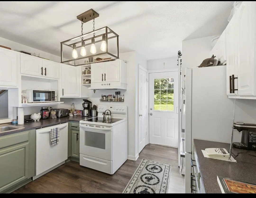 2 bed, 902 sqft, $1,100 — Photo 4