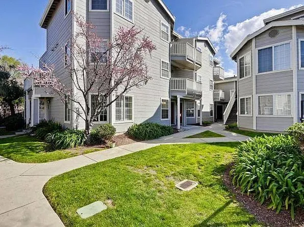 121 Margo Dr, Mountain View, CA 94041