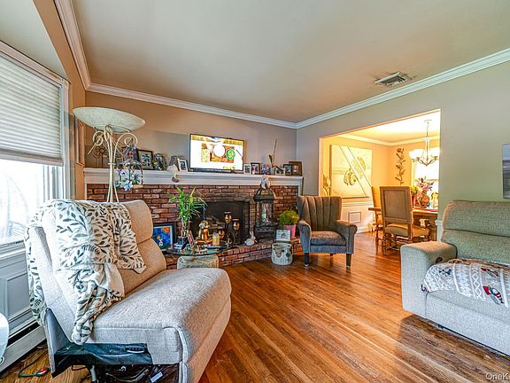 3rd image of 313 Waterside Road