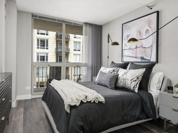 2nd image of 24 E Delaware Pl #31C
