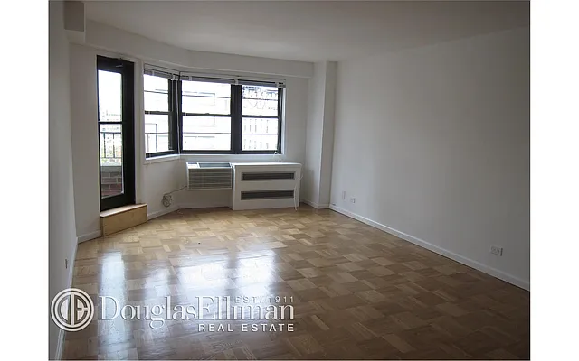 Rented by Douglas Elliman | media 7