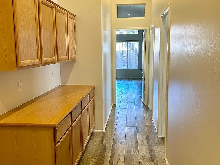 1230 E Captain Dreyfus Ave — Photo 15