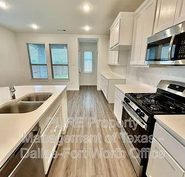 3918 Rochelle Ln — Photo 13