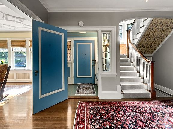 3rd image of 22 Whitman Rd