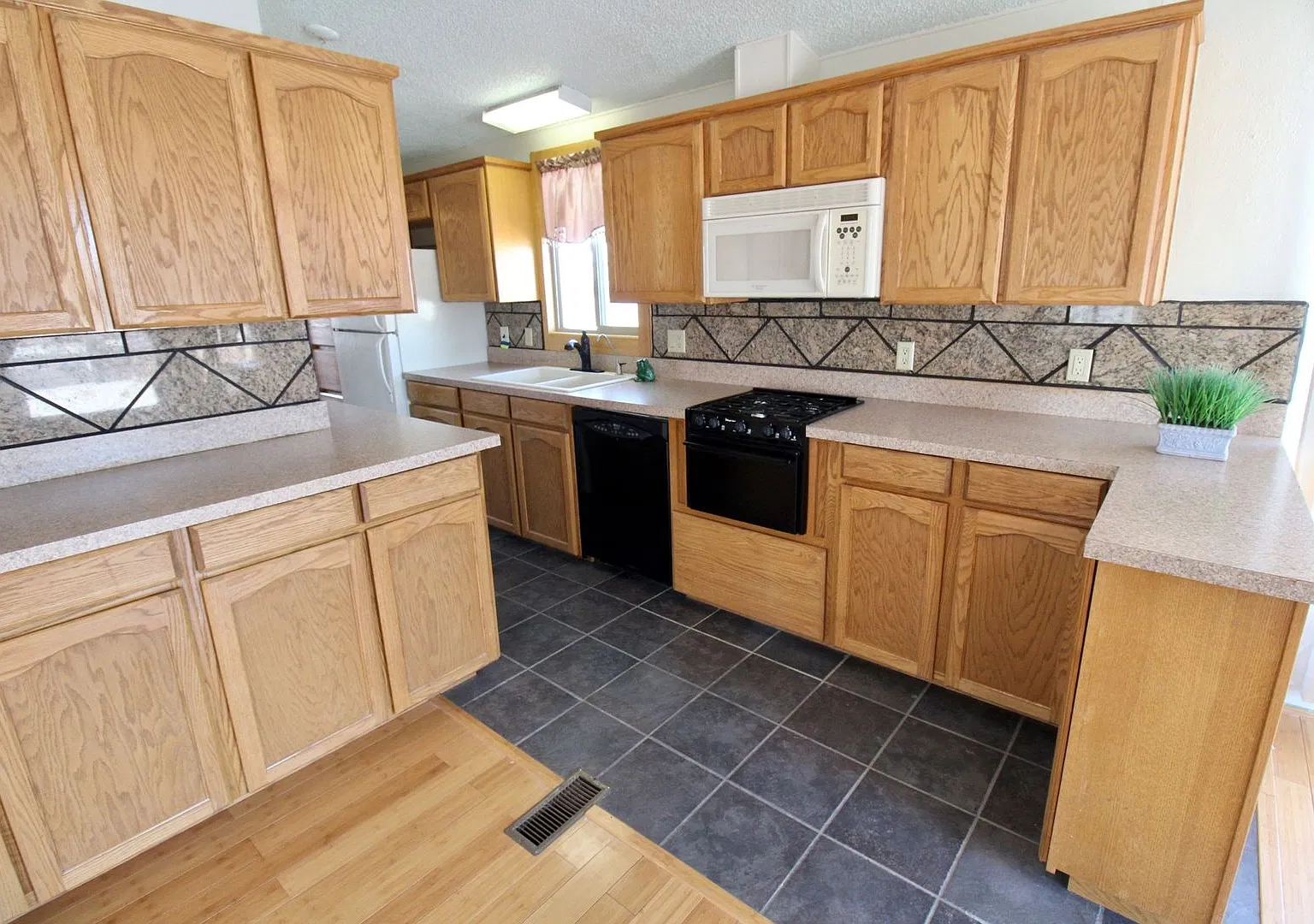 12606 E 45th St RV Access — Photo 4