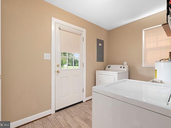 2nd image of 9201 Jefferson Davis Hwy