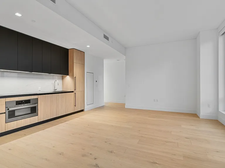 312 W 43rd St #34H — Photo 9