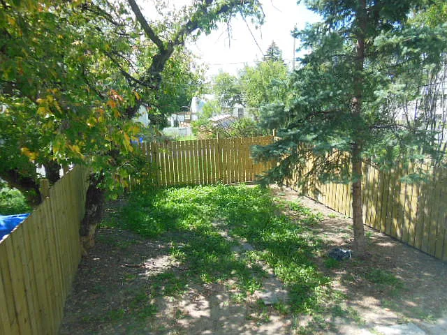 1208 Garnet St — Photo 9