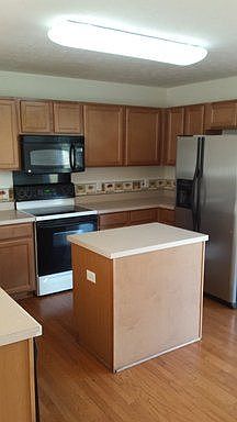 2nd image of 403 Sugarwood St
