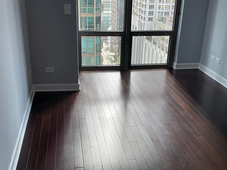 2 E Erie St #2014 — Photo 7