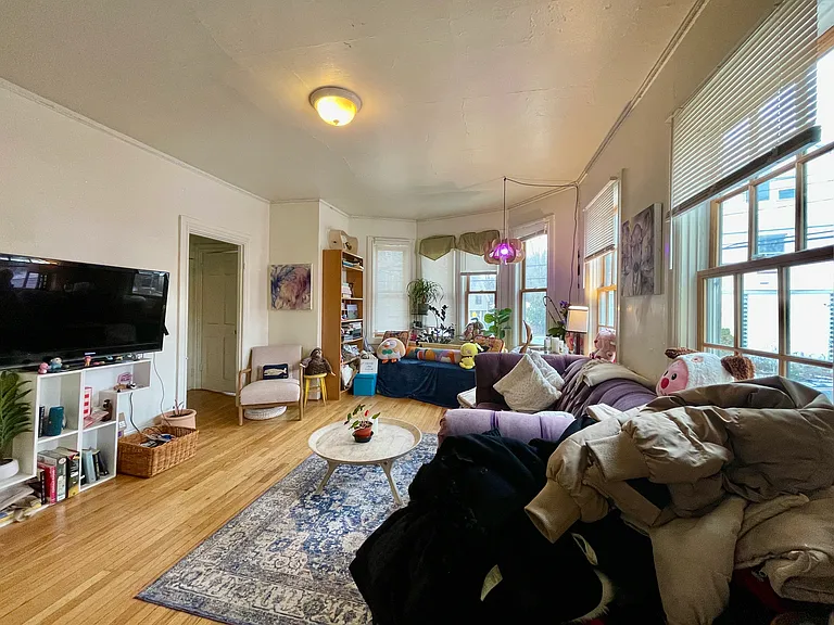 375 Thayer St #1 — Photo 9