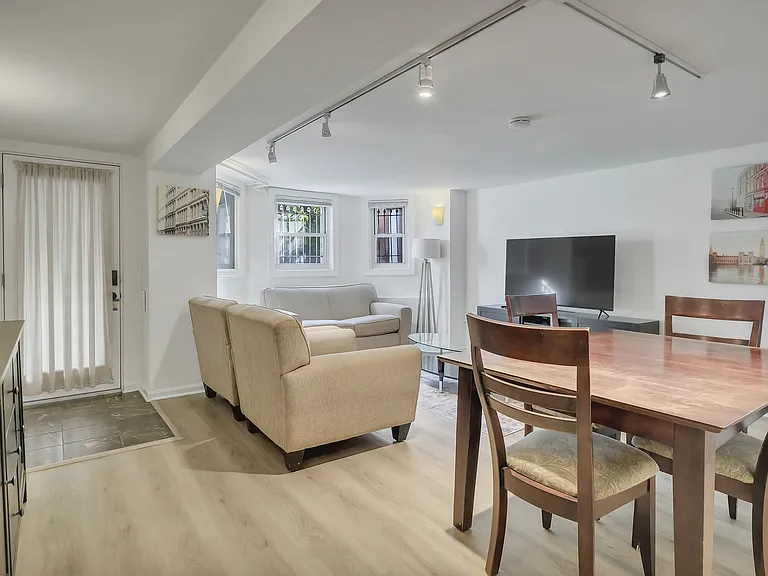 1905 S St NW #3 — Photo 8