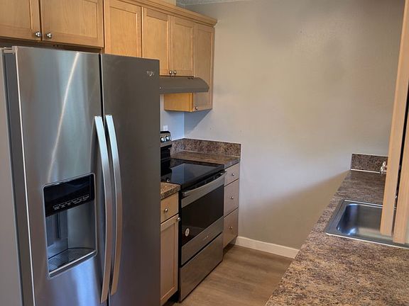 2nd image of 22833 SW Washington St APT 1