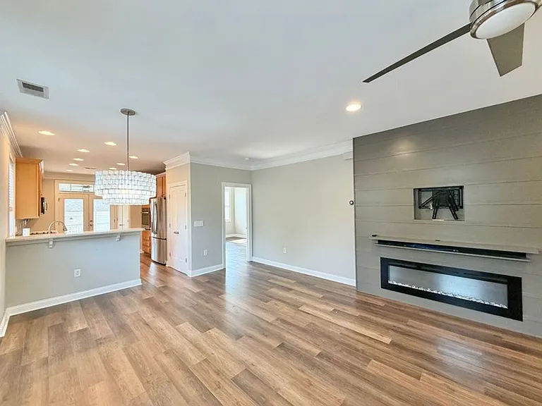 228 Village Grn — Photo 9