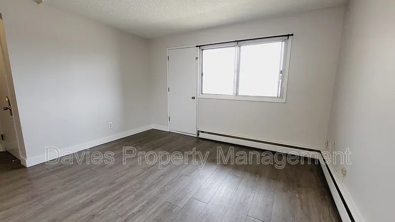 Jasper Place — Photo 4