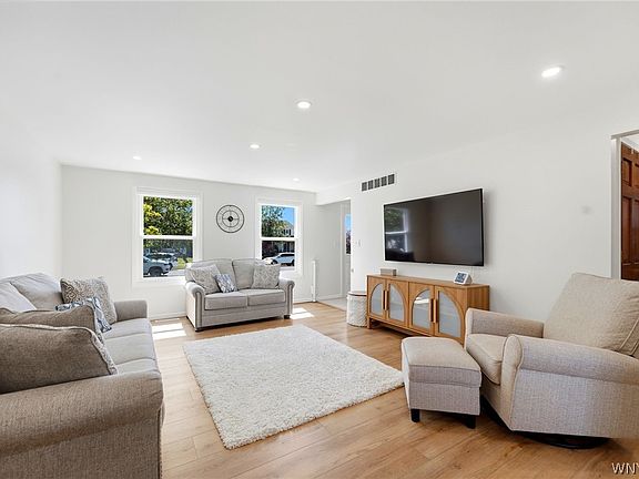 4th image of 269 Cardinal Ln