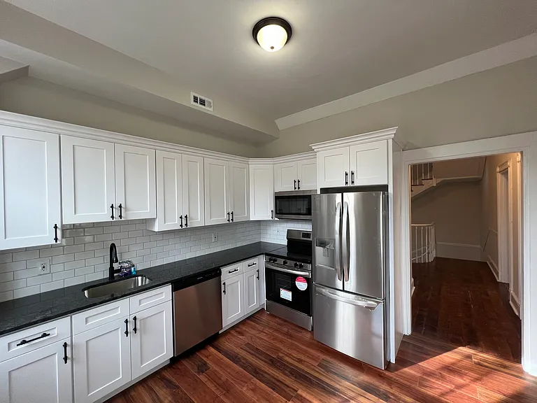 151 W Maple Ave #5 — Photo 13