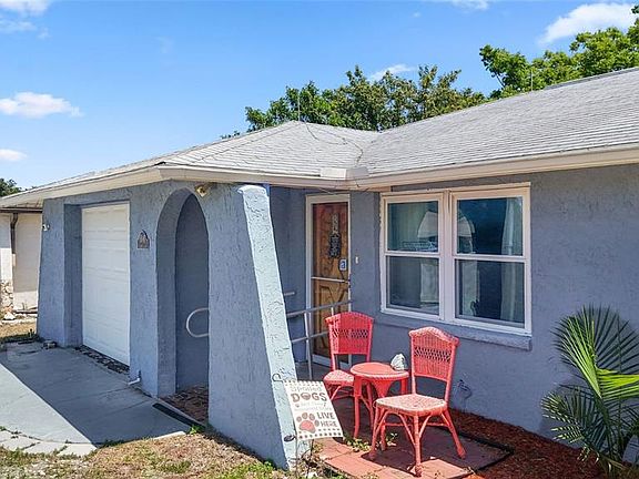 3rd image of 8840 Carmen Ln