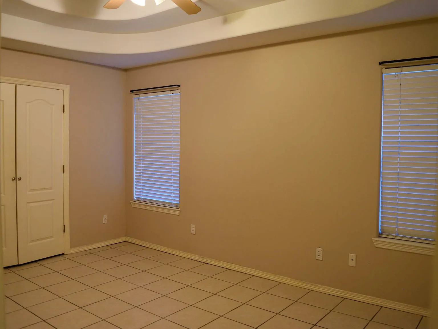 2 bed, 950 sqft, $800 — Photo 3