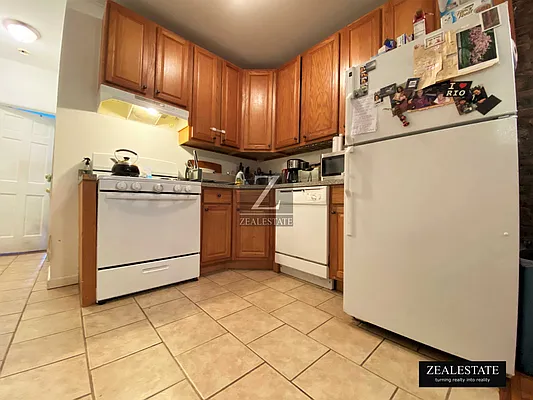 Rented by ZealEstate Group Inc | media 14