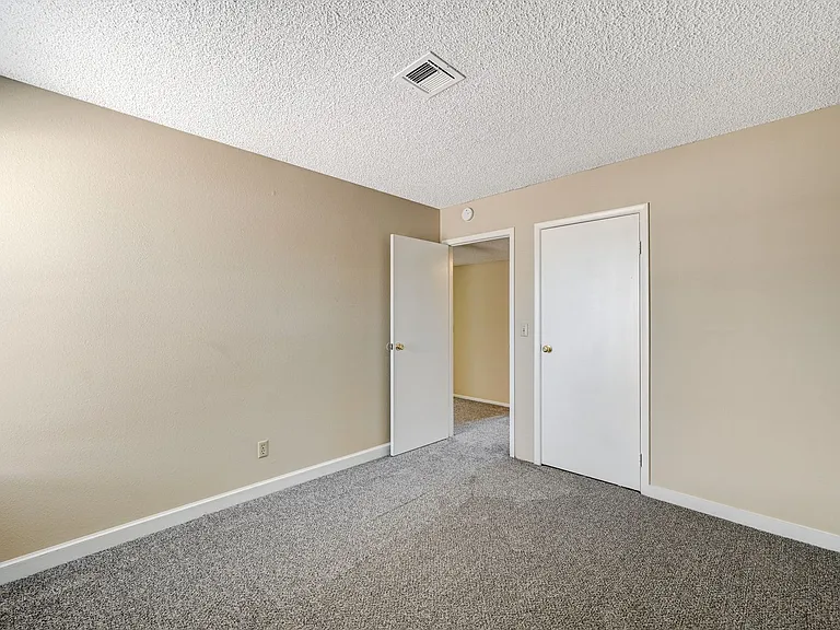 6813 Greydawn Dr — Photo 27