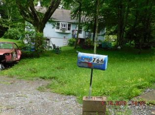 766 Hemlock Rd, Waymart, PA 18472