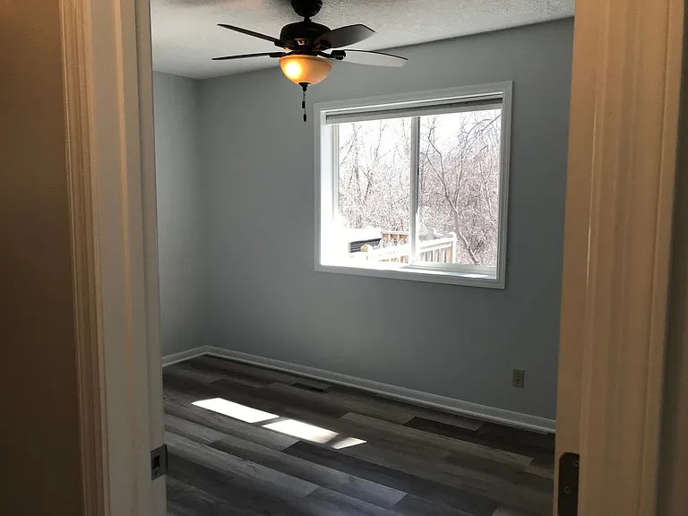 2121 Hallmark Ave N — Photo 13