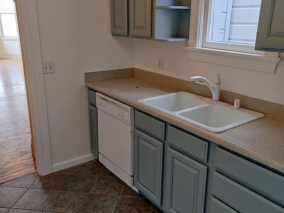 3rd image of 985 Jackson St Unit 985