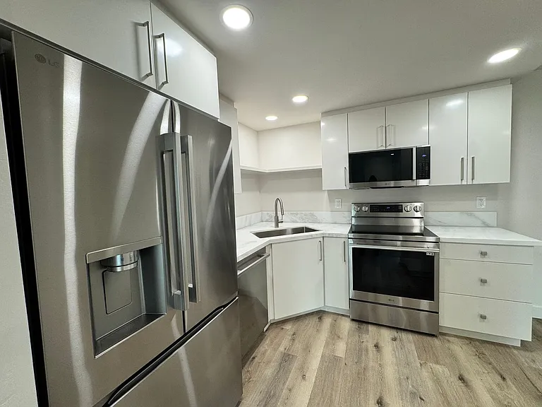 6110 Calle Mariselda #102 — Photo 11