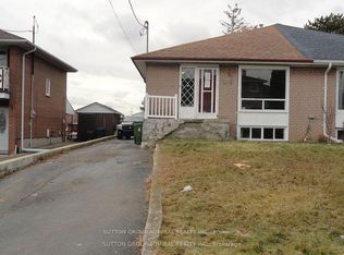 205 Saint Lucie Dr, Toronto, ON M9M1T4