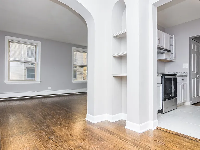 7130 S Jeffery Blvd — Photo 2
